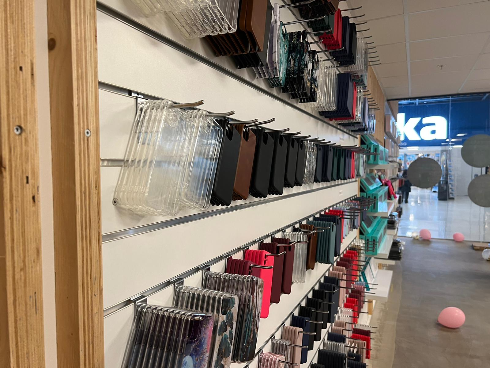 Vores flotte udvalg af covers til mobiltelefoner i OneFone Odense.