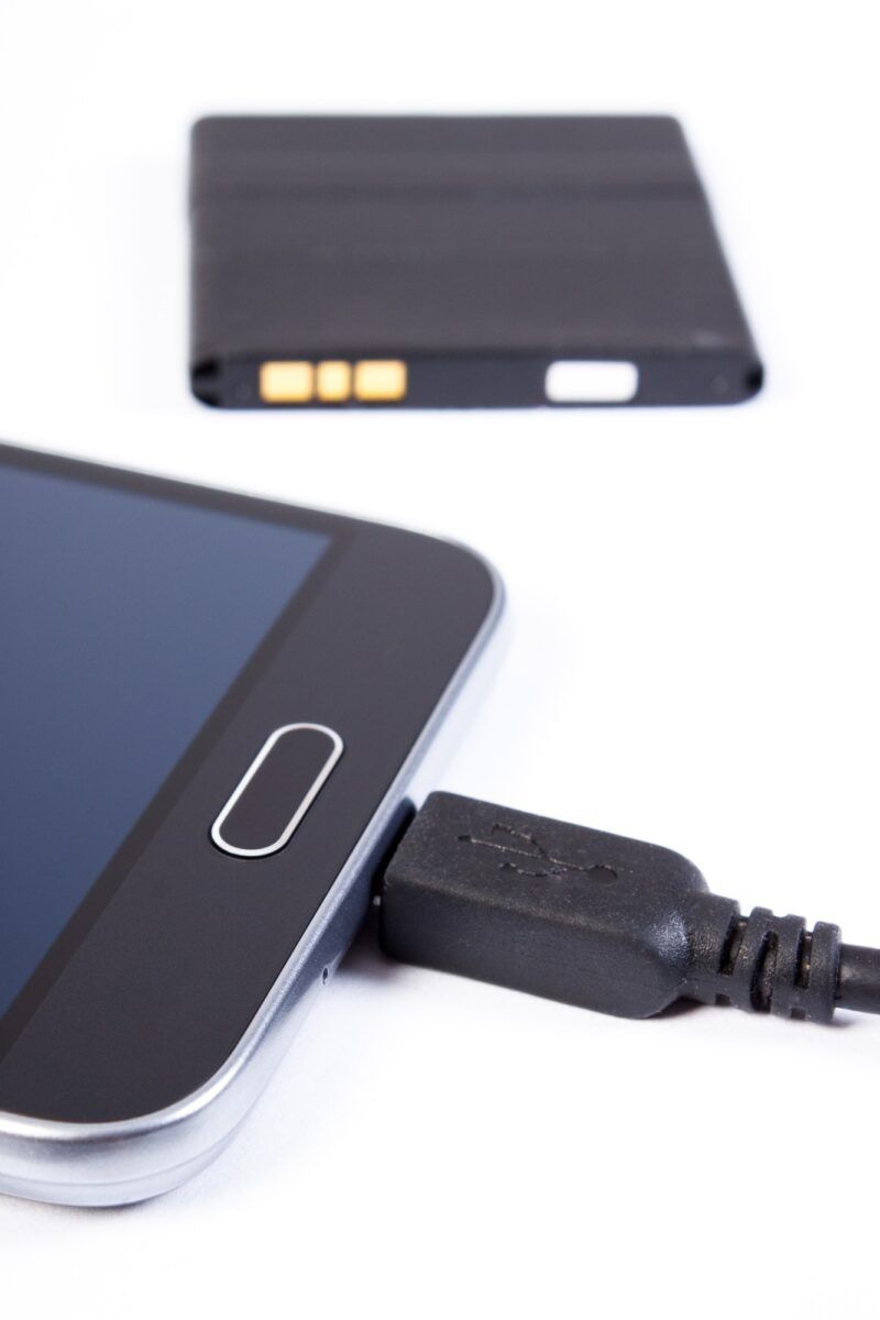 Mobile phone, plug of charger and telephone battery, smartphone charging